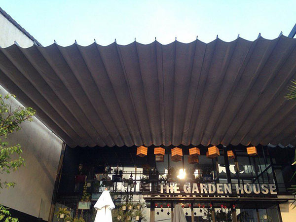 Một mái che quán cafe của Hòa Phát